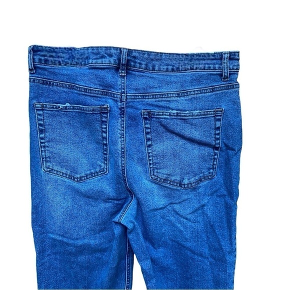 And Now This Frayed Hem Button Front High Rise Crop Jeans I Size: 32 (14) - Picture 5 of 9